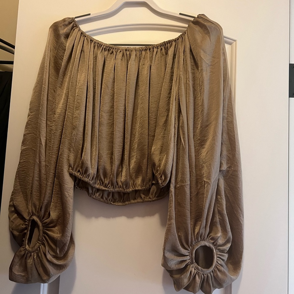 Brown/Tan shoulder cut shirt from Lizard Thicket!